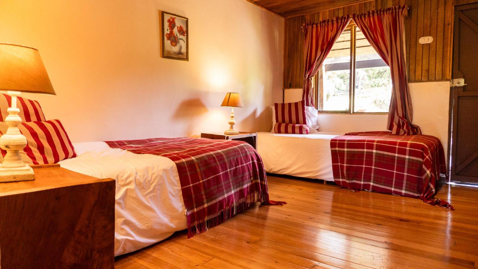 Poas Volcano Lodge Vara Blanca  Buitenkant foto